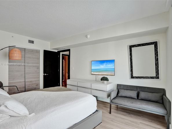 150 Sunny Isles Blvd 11601, Sunny Isles Beach FL 33160