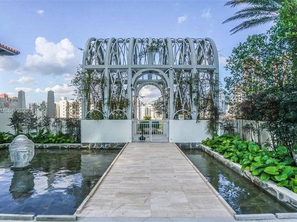 150 Sunny Isles Blvd 11601, Sunny Isles Beach FL 33160