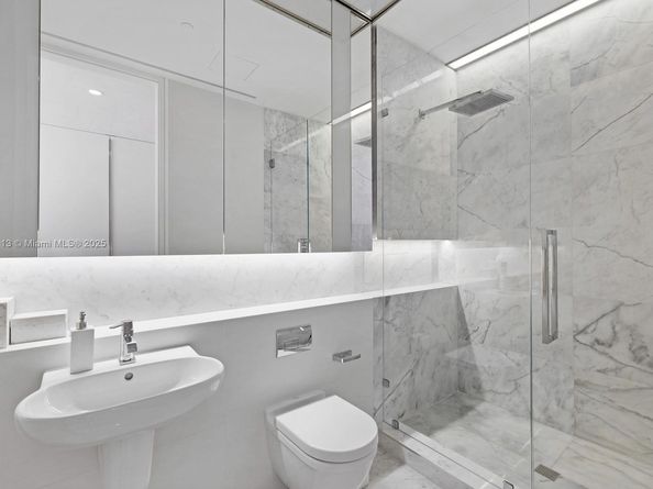 3315 Collins Ave 10B, Miami Beach FL 33140