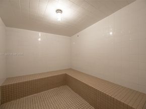 16101 Emerald Estates Dr 250, Weston FL 33331