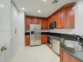 16101 Emerald Estates Dr 250, Weston FL 33331