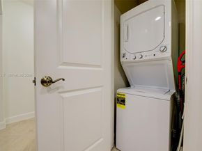 16101 Emerald Estates Dr 250, Weston FL 33331