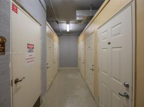 16101 Emerald Estates Dr 250, Weston FL 33331