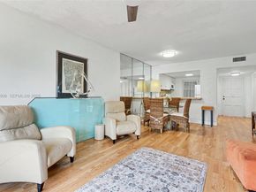 1000 Hillcrest Ct 215, Hollywood FL 33021