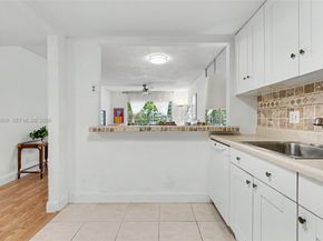 1000 Hillcrest Ct 215, Hollywood FL 33021