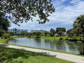 1000 Hillcrest Ct 215, Hollywood FL 33021