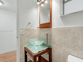 1000 Hillcrest Ct 215, Hollywood FL 33021