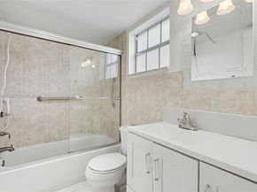 1000 Hillcrest Ct 215, Hollywood FL 33021