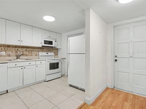 1000 Hillcrest Ct 215, Hollywood FL 33021