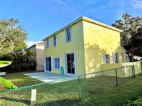 20775 NW 1st St, Pembroke Pines FL 33029