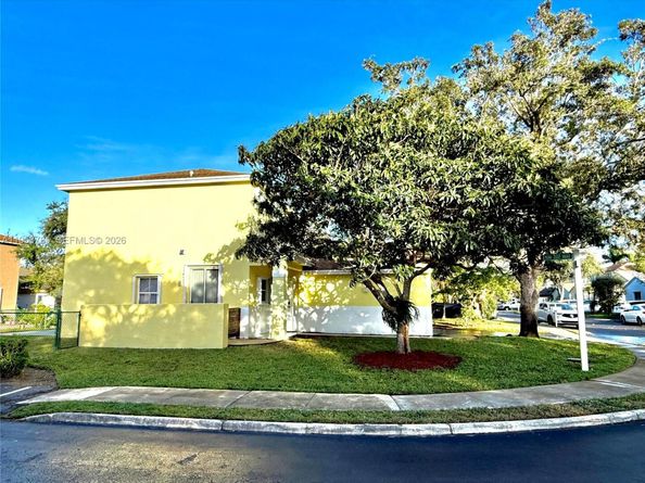 20775 NW 1st St, Pembroke Pines FL 33029