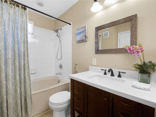 2888 NW 99th Ter, Sunrise FL 33322