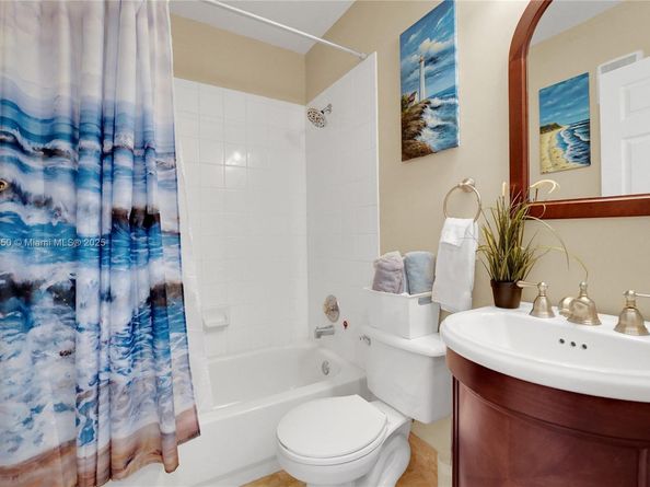 2888 NW 99th Ter, Sunrise FL 33322
