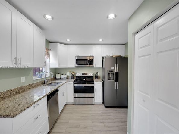 2888 NW 99th Ter, Sunrise FL 33322