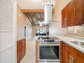 10760 Hickory Ave, Pembroke Pines FL 33026