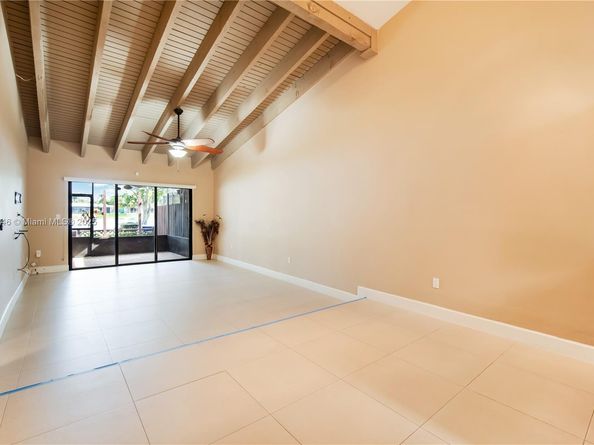 10760 Hickory Ave, Pembroke Pines FL 33026