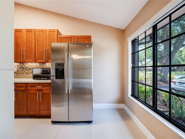 10760 Hickory Ave, Pembroke Pines FL 33026