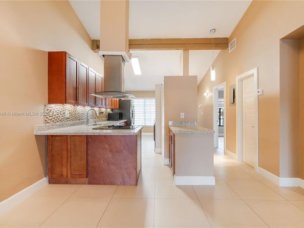10760 Hickory Ave, Pembroke Pines FL 33026