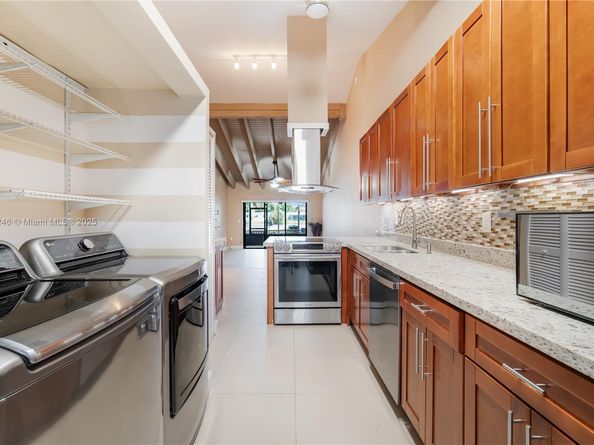 10760 Hickory Ave, Pembroke Pines FL 33026