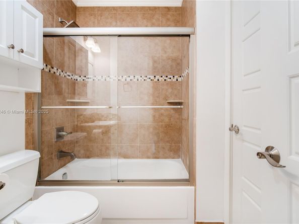 10760 Hickory Ave, Pembroke Pines FL 33026