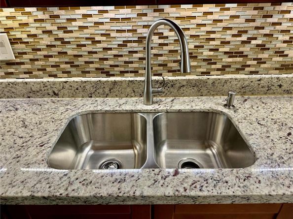 10760 Hickory Ave, Pembroke Pines FL 33026