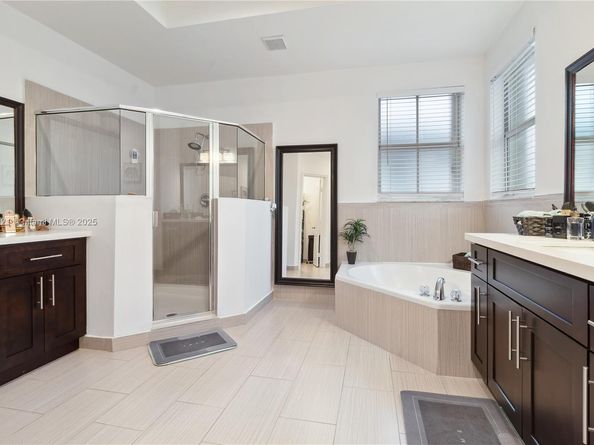 11257 NW 78th St, Doral FL 33178