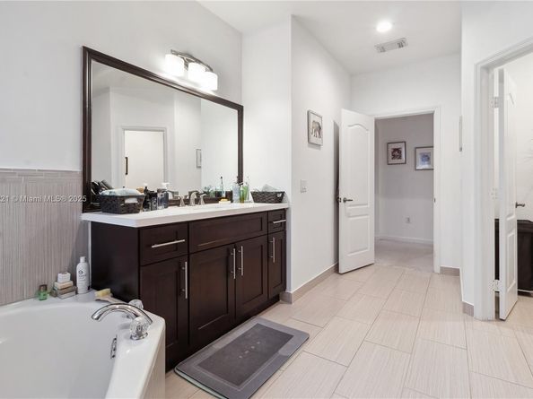 11257 NW 78th St, Doral FL 33178