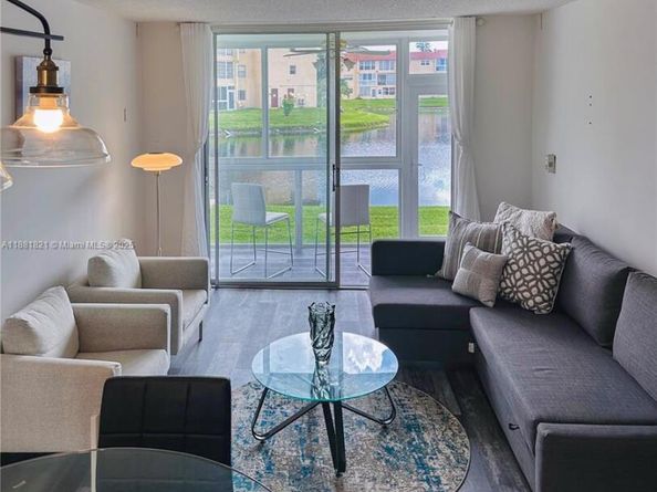 8881 Sunrise Lakes Blvd 108, Sunrise FL 33322