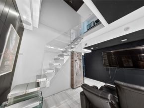 1100 Biscayne Blvd 5306, Miami FL 33132