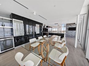 1100 Biscayne Blvd 5306, Miami FL 33132