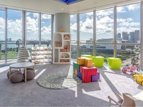 1100 Biscayne Blvd 5306, Miami FL 33132