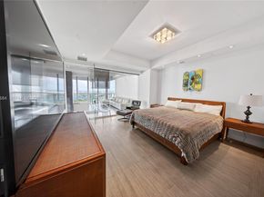 1100 Biscayne Blvd 5306, Miami FL 33132