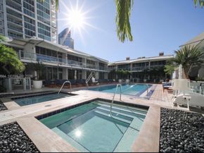 1100 Biscayne Blvd 5306, Miami FL 33132