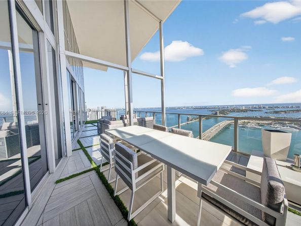 1100 Biscayne Blvd 5306, Miami FL 33132