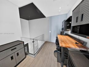 1100 Biscayne Blvd 5306, Miami FL 33132