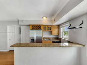 924 SE 2nd St 27, Fort Lauderdale FL 33301