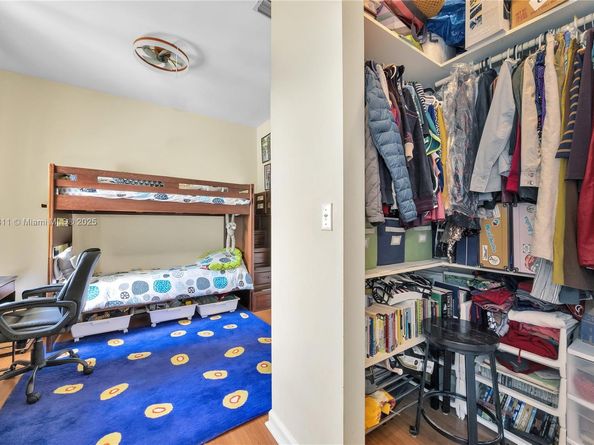 2850 Coconut Ave 15, Miami FL 33133