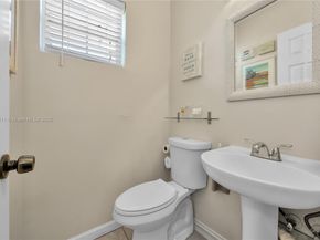 2850 Coconut Ave 15, Miami FL 33133