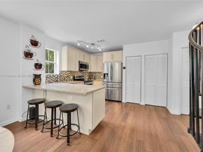 2850 Coconut Ave 15, Miami FL 33133