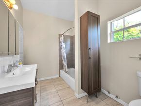 2850 Coconut Ave 15, Miami FL 33133