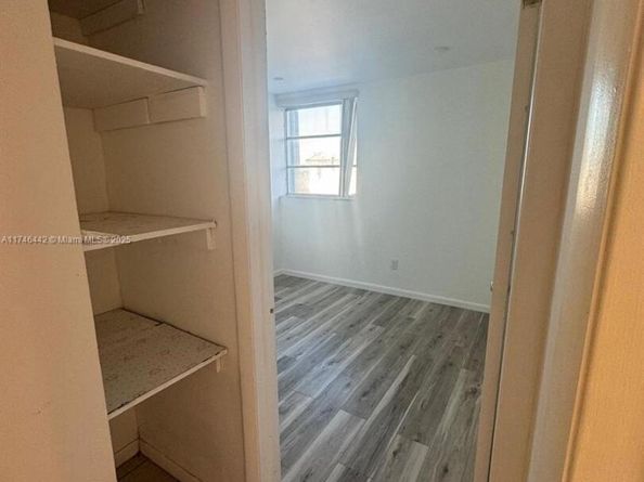 3642 NE 171st St 306, North Miami Beach FL 33160