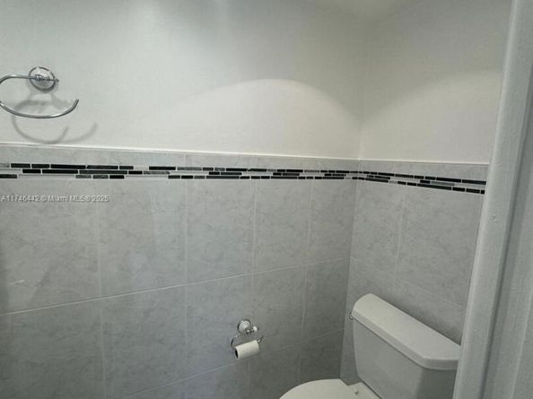 3642 NE 171st St 306, North Miami Beach FL 33160