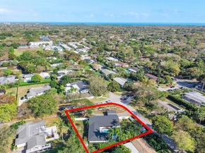 8201 SW 151st St, Palmetto Bay FL 33158