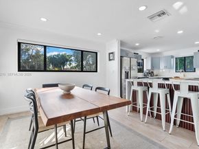 8201 SW 151st St, Palmetto Bay FL 33158