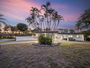 8201 SW 151st St, Palmetto Bay FL 33158