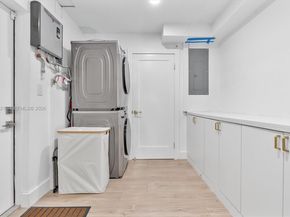 8201 SW 151st St, Palmetto Bay FL 33158