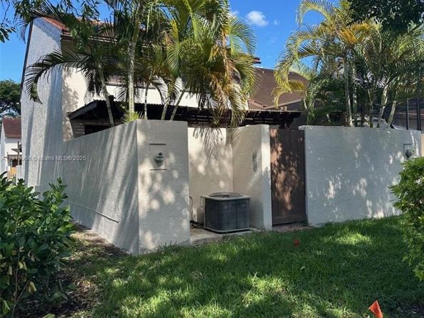 13360 SW 90th Ter A, Miami FL 33186
