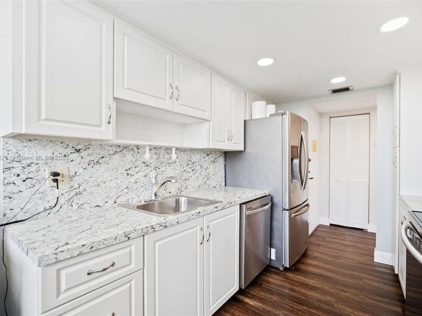 1000 Sain Charles Place 604, Pembroke Pines FL 33026