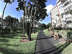 1000 Sain Charles Place 604, Pembroke Pines FL 33026