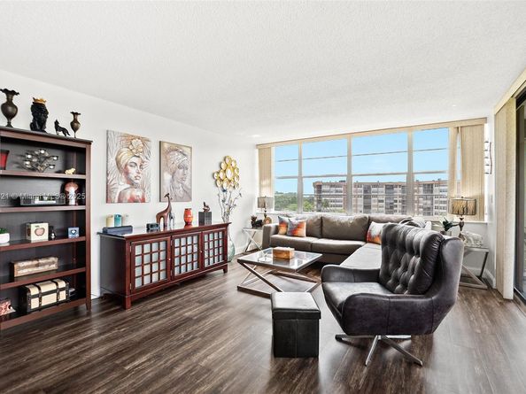 1000 Sain Charles Place 604, Pembroke Pines FL 33026